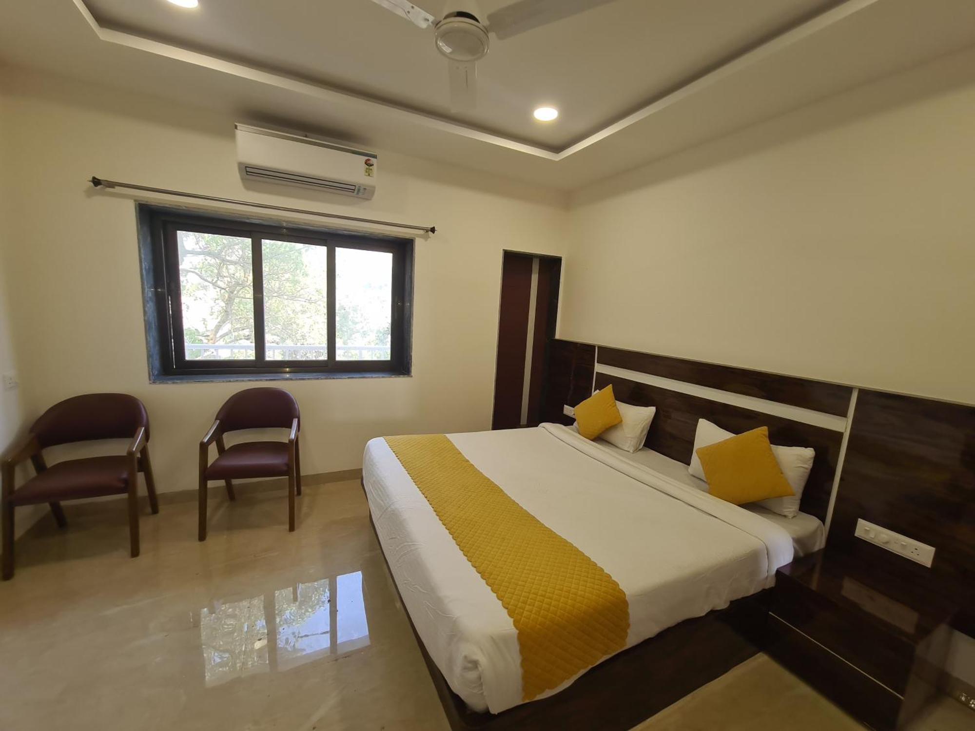 Hill View Hotel By Bil Lonavala Buitenkant foto