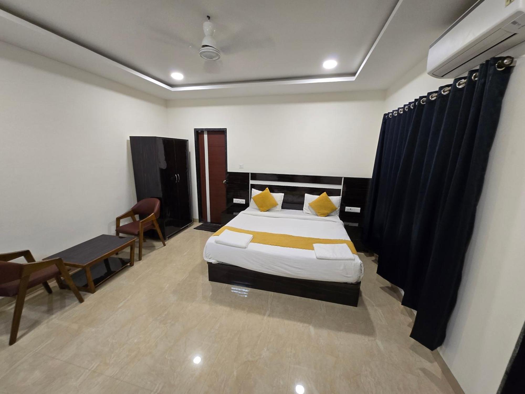Hill View Hotel By Bil Lonavala Buitenkant foto