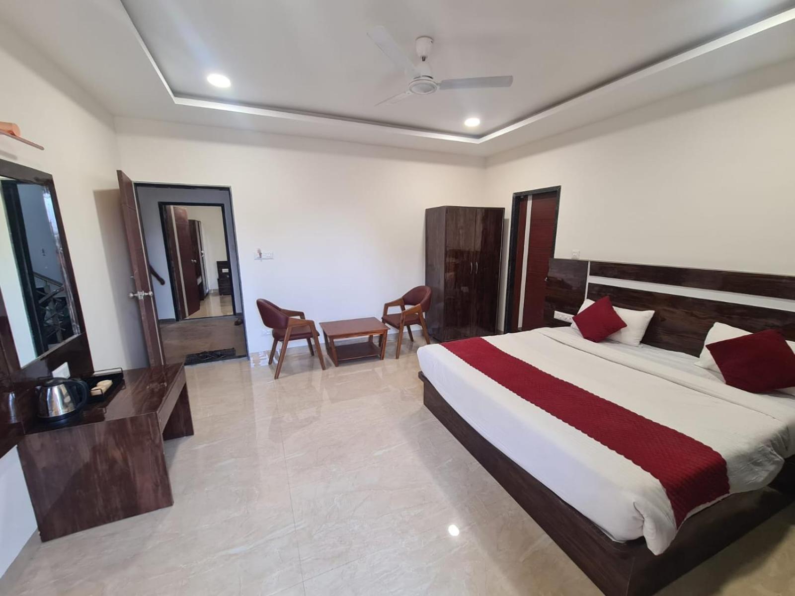 Hill View Hotel By Bil Lonavala Buitenkant foto