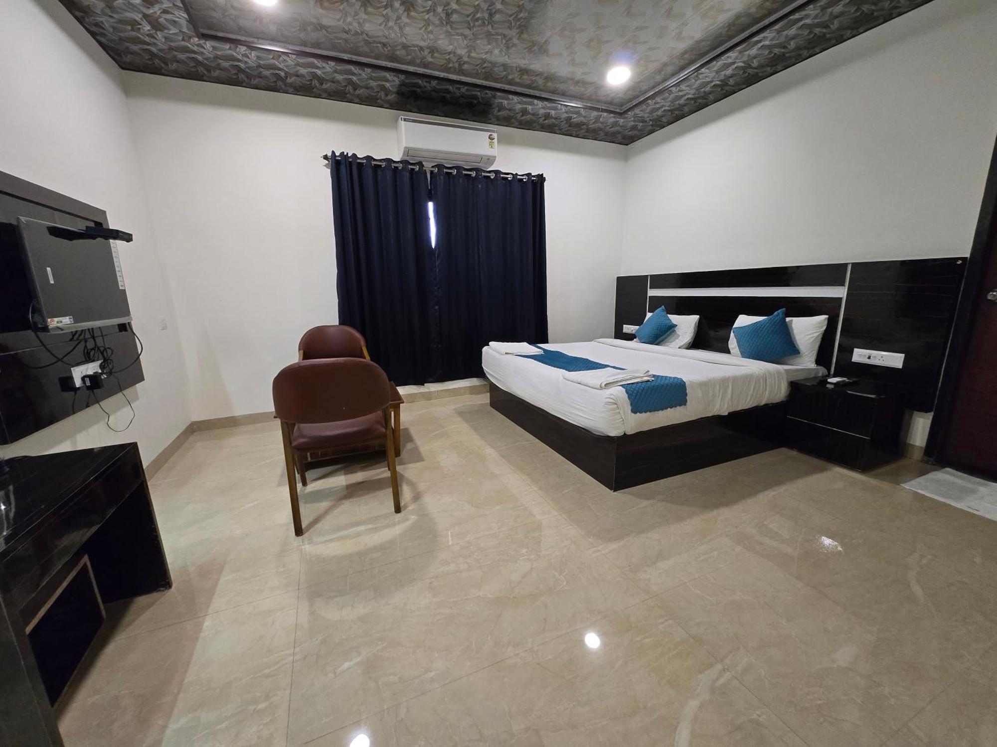 Hill View Hotel By Bil Lonavala Buitenkant foto